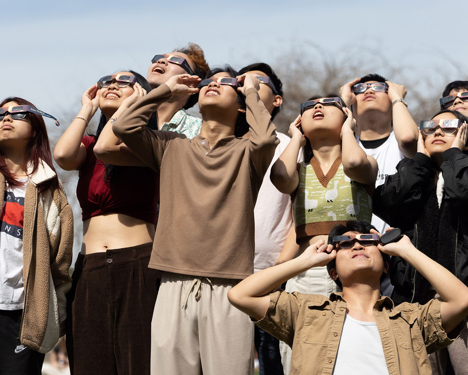 Students watching the solar eclipse